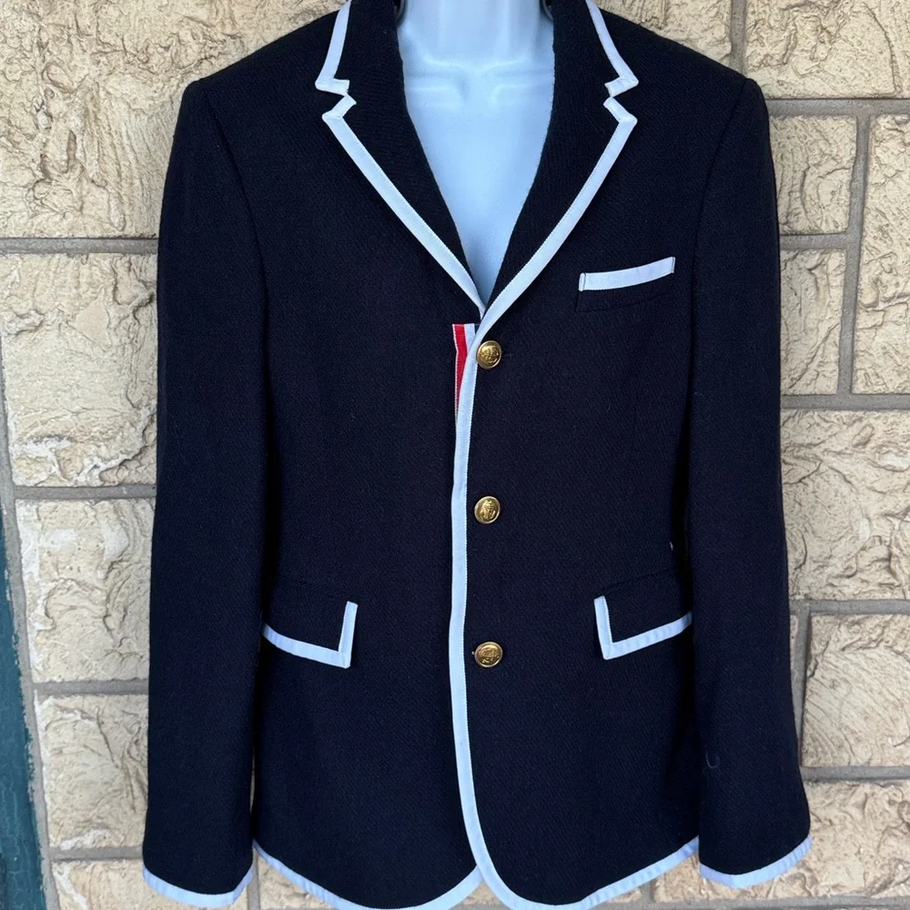 Neiman Marcus Wool Woman’s Black Blazer White Trim Size Small - Picture 13 of 15
